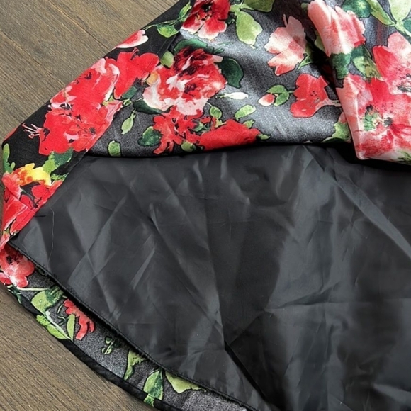 SEQUIN Hearts Juniors Pleated Big Volume Fancy Floral Rose Print Mini-skirt SZ 3 - Picture 6 of 7